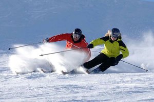 man-and-women-skiing.jpg
